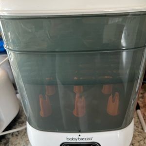 Baby Brezza bottle sterlizer